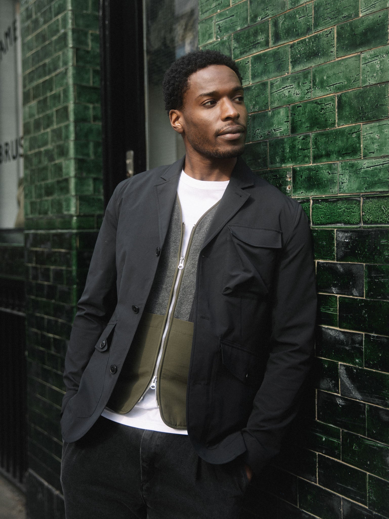 Modelshot / Black / Detail